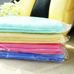 Ultra-Absorbent Faux Suede Pet Towel – Quick-Dry Chamois Dog Bath Wrap with Compact Travel Case for Grooming and Outdoors