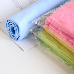 Ultra-Absorbent Faux Suede Pet Towel – Quick-Dry Chamois Dog Bath Wrap with Compact Travel Case for Grooming and Outdoors